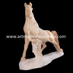 China Escultura de caballo tallada en piedra natural, escultura de animal de mármol rosa, proveedor de tallado en piedra proveedor