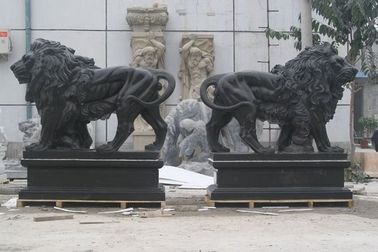 Un par de esculturas de leones de China proveedor