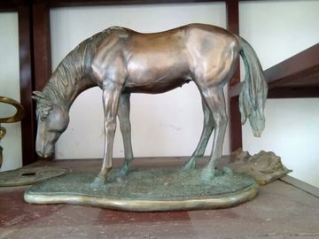 Escultura de bronce con acabado de pátina proveedor