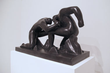 Escultura de mármol de hombres luchando personalizados, esculturas para exhibición, proveedor de esculturas de piedra de China proveedor