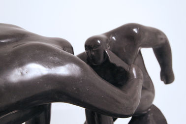 Escultura de mármol de hombres luchando personalizados, esculturas para exhibición, proveedor de esculturas de piedra de China proveedor