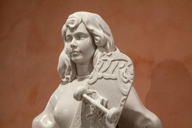 Exposición de arte de interior esculturas de mármol hermosa chica estatua de piedra, proveedor de tallado de piedra proveedor
