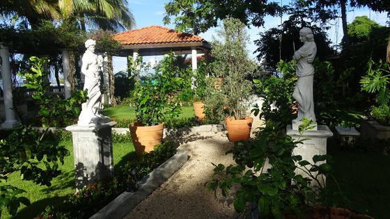 Fuente blanca de piedra para parque al aire libre, fuente de agua tallada en mármol blanco para jardín, proveedor de esculturas de talla de piedra de China proveedor